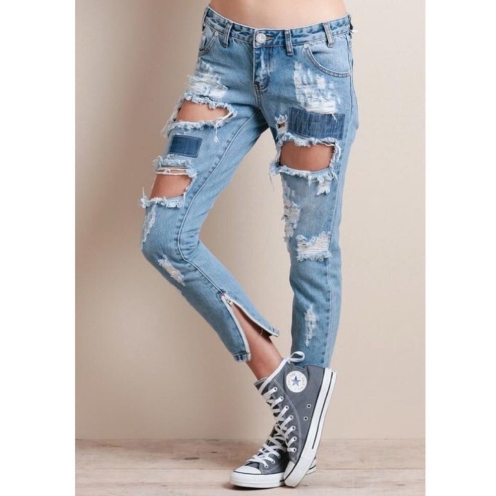 Light Blue Distressed Women's Jeans